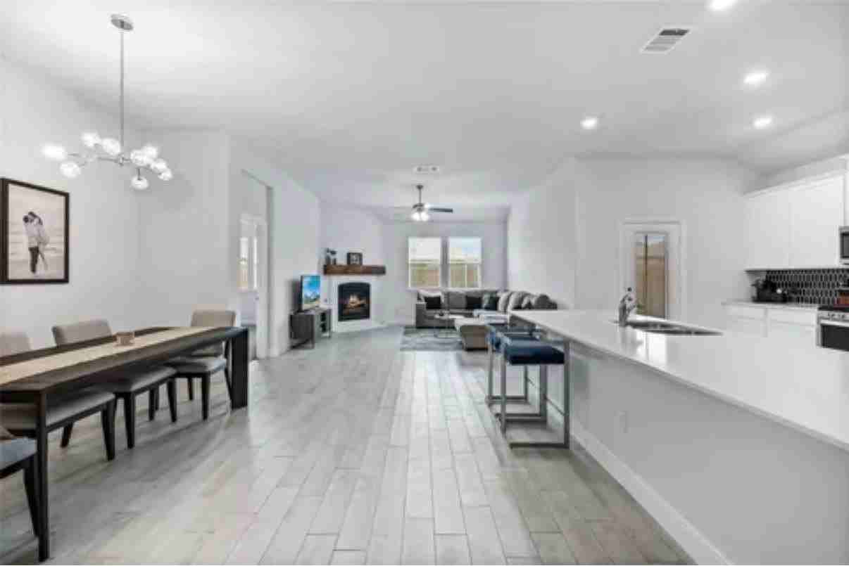 10812 Table Bluff St - Photo 4 of 24