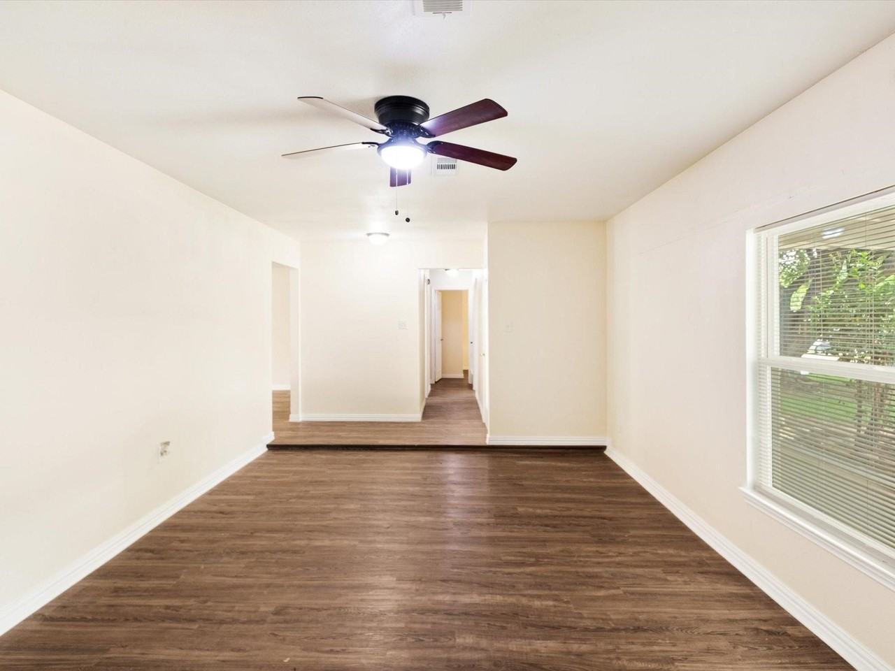 4901 Richardson St - Photo 5 of 25