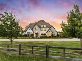featured image of 4104 Silverstein St