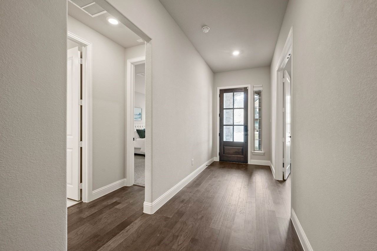 2501 Bedford Rd - Photo 4 of 36