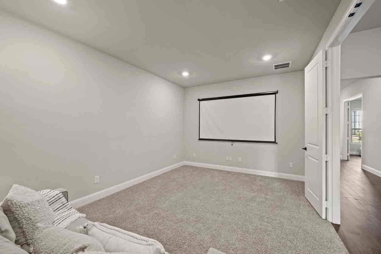 2501 Bedford Rd - Photo 7 of 36