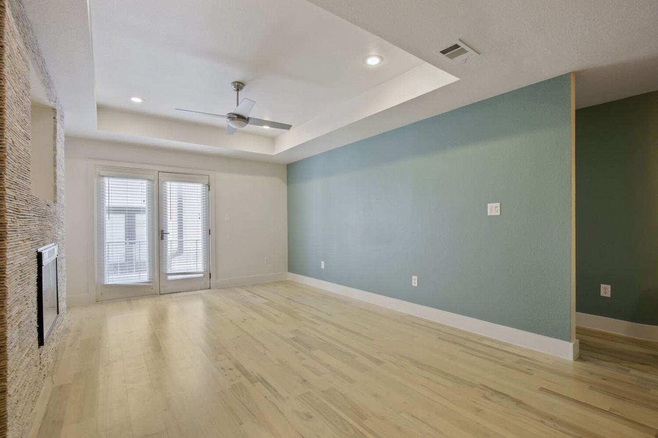 3845 Convent St #6 - Photo 6 of 33