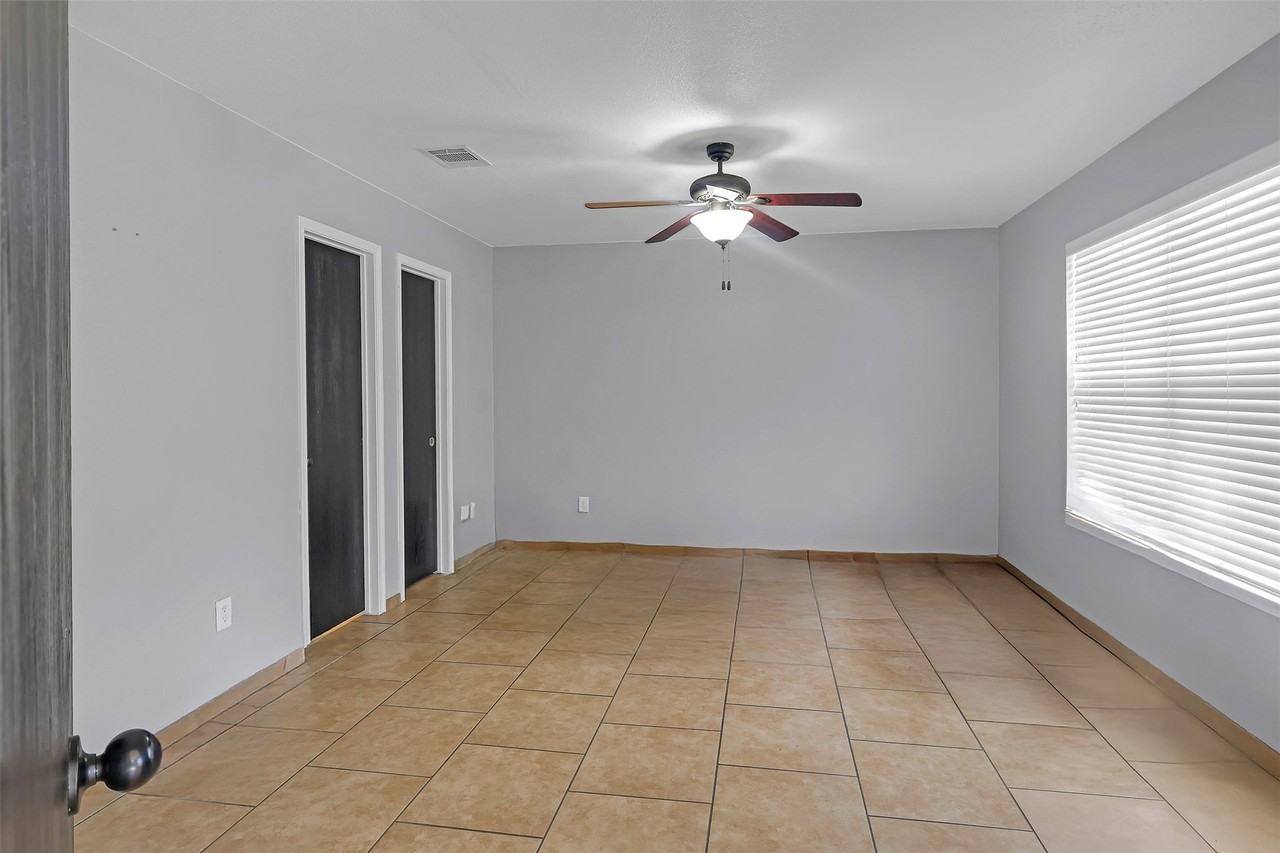 8109 Zephyr Ct - Photo 7 of 26