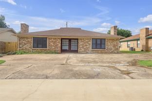 919 Southmoor Dr - Photo 1 of 1