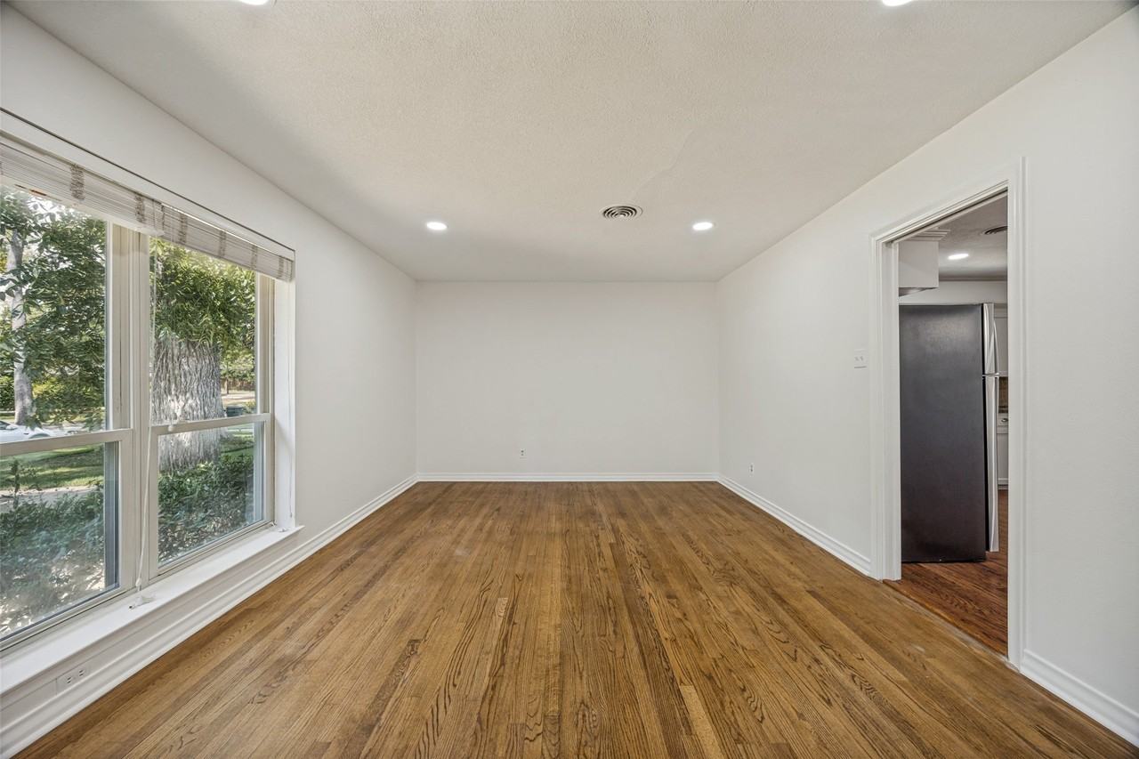 10422 Lake Gardens Dr - Photo 6 of 26