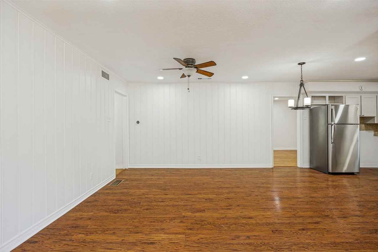 10422 Lake Gardens Dr - Photo 7 of 26