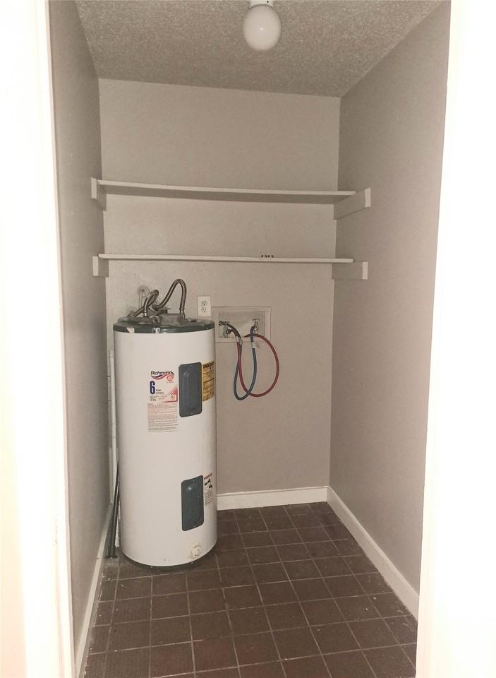 109 Mimosa St - Photo 5 of 6