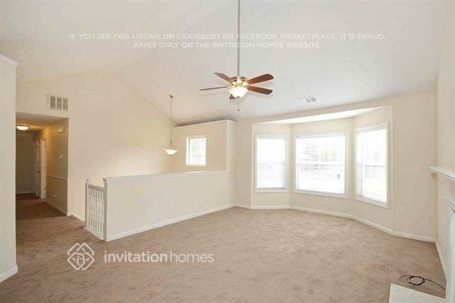 320 Ashland Manor Dr - Photo 2 of 17