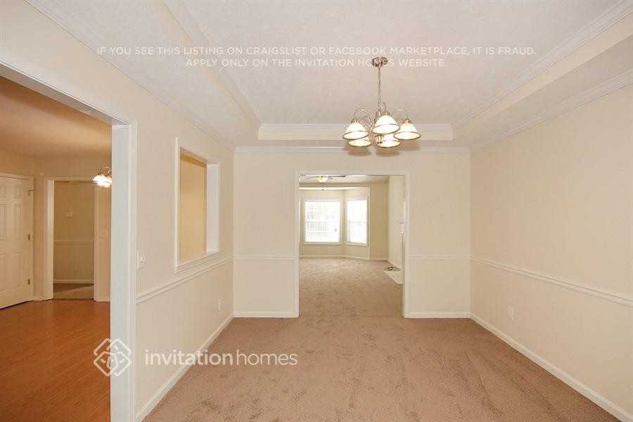 320 Ashland Manor Dr - Photo 5 of 17