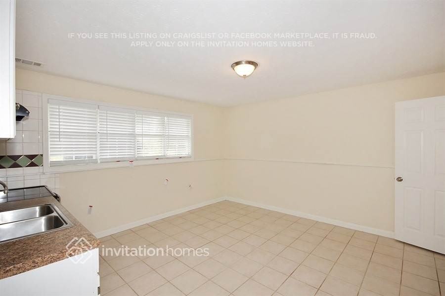320 Ashland Manor Dr - Photo 7 of 17
