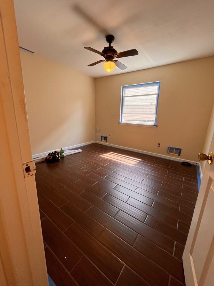 766 Maguire Ave - Photo 3 of 5