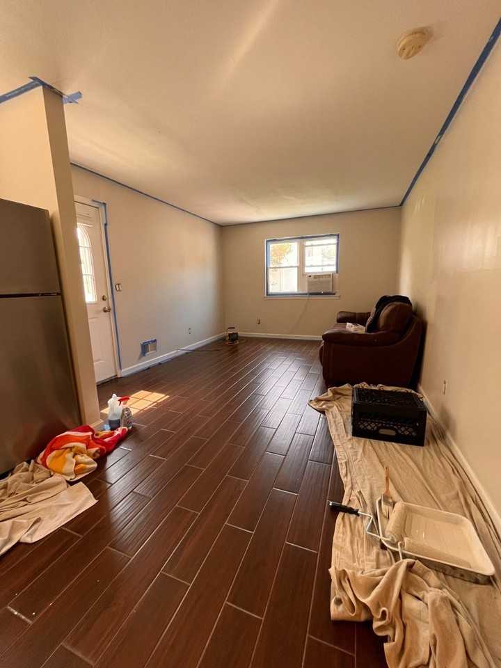 766 Maguire Ave - Photo 4 of 5