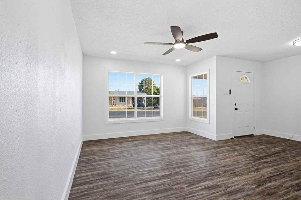 1213 Patton Dr - Photo 6 of 30