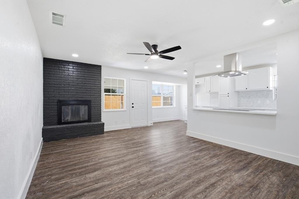 1522 E 50th St - Photo 5 of 22