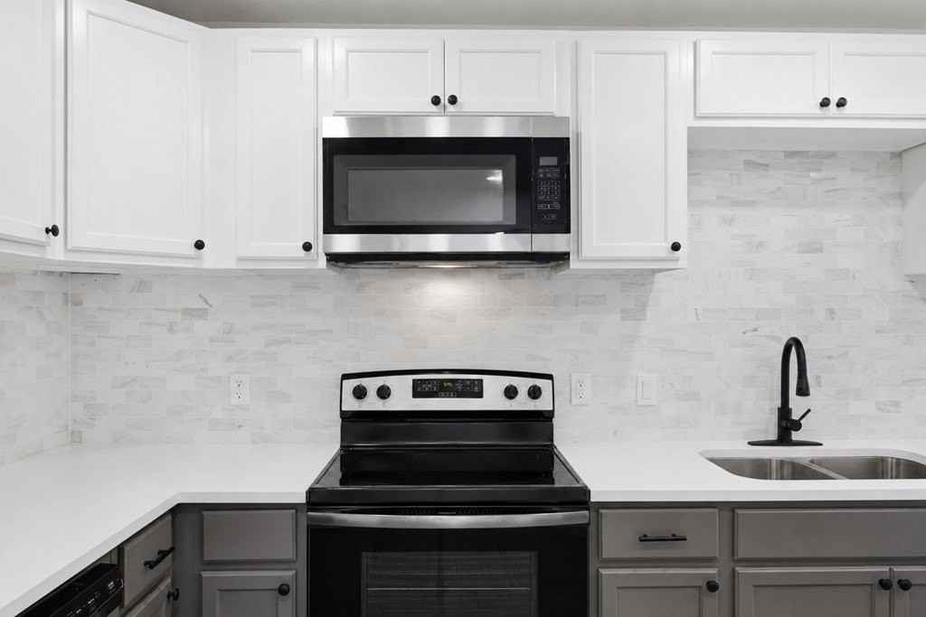 804 W 20th St - Photo 6 of 16