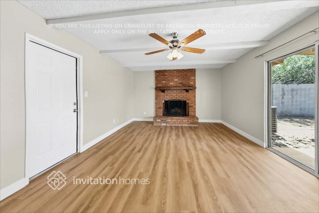 12042 N 28th Pl - Photo 4 of 19