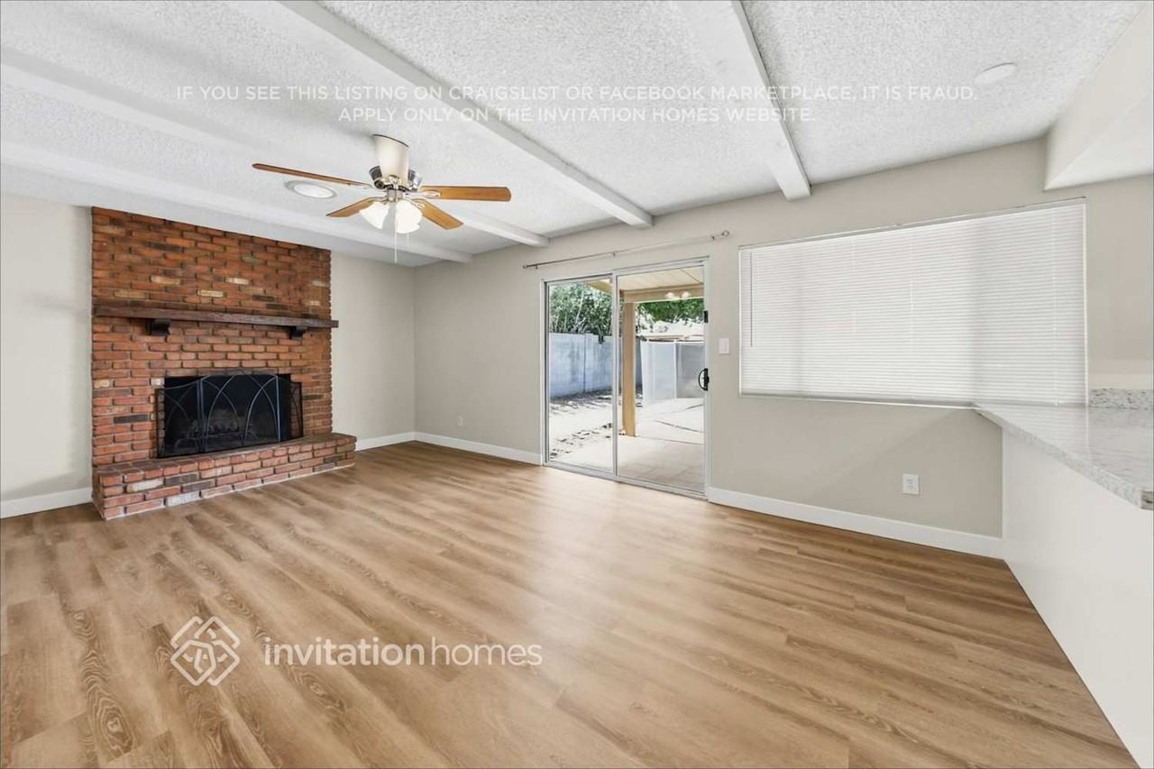 12042 N 28th Pl - Photo 5 of 19