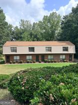 165 Hunters Ln - Photo 1 of 1
