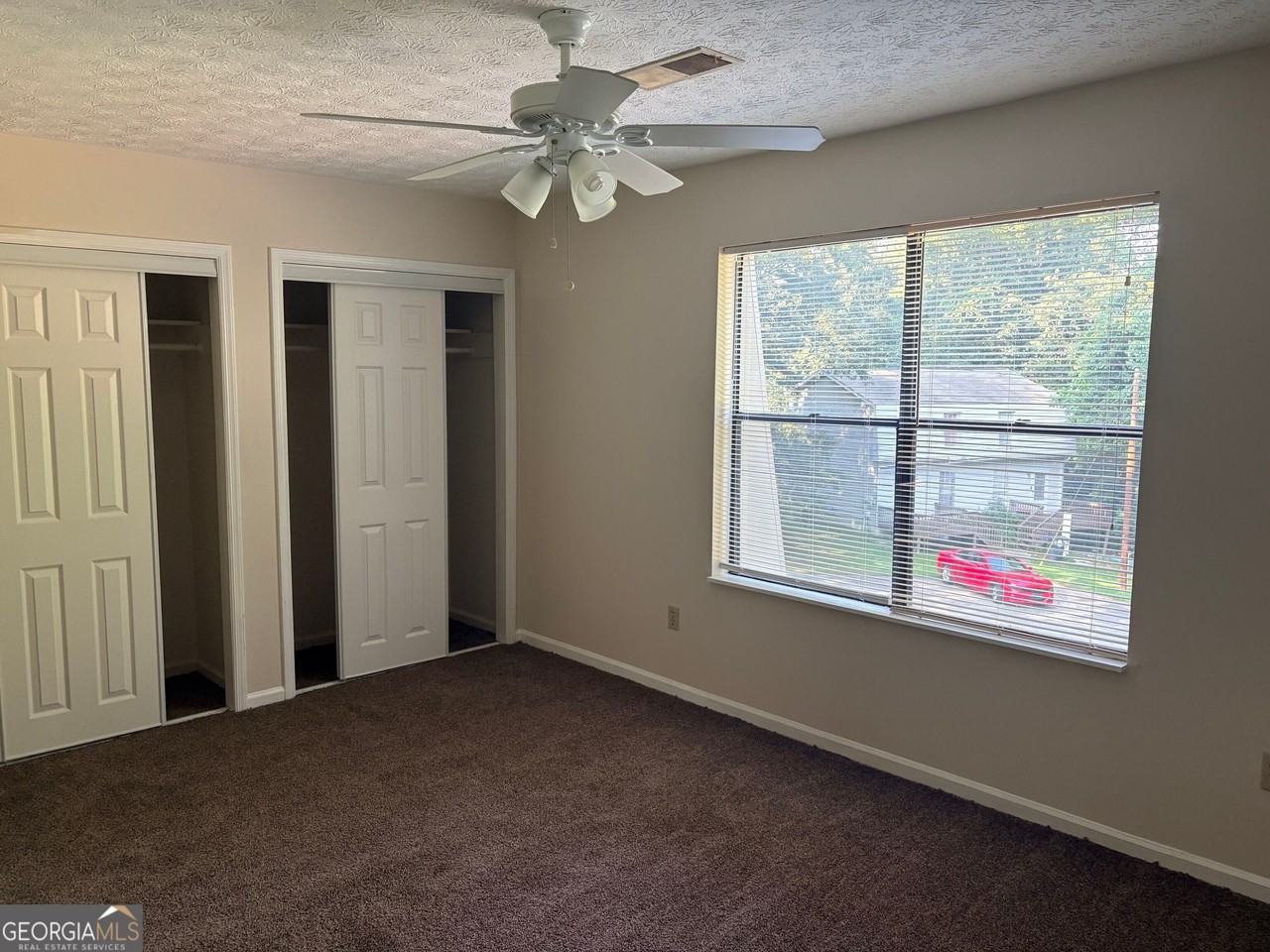 165 Hunters Ln - Photo 5 of 9