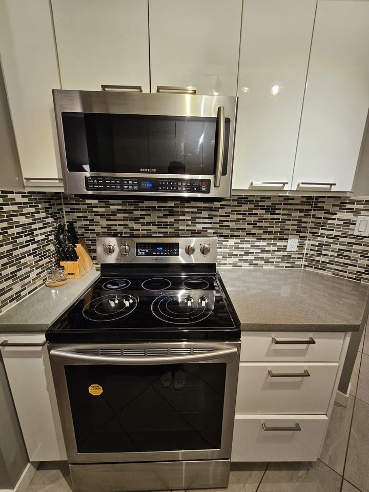 1050 Burrard Street #1502 - Photo 2 of 10