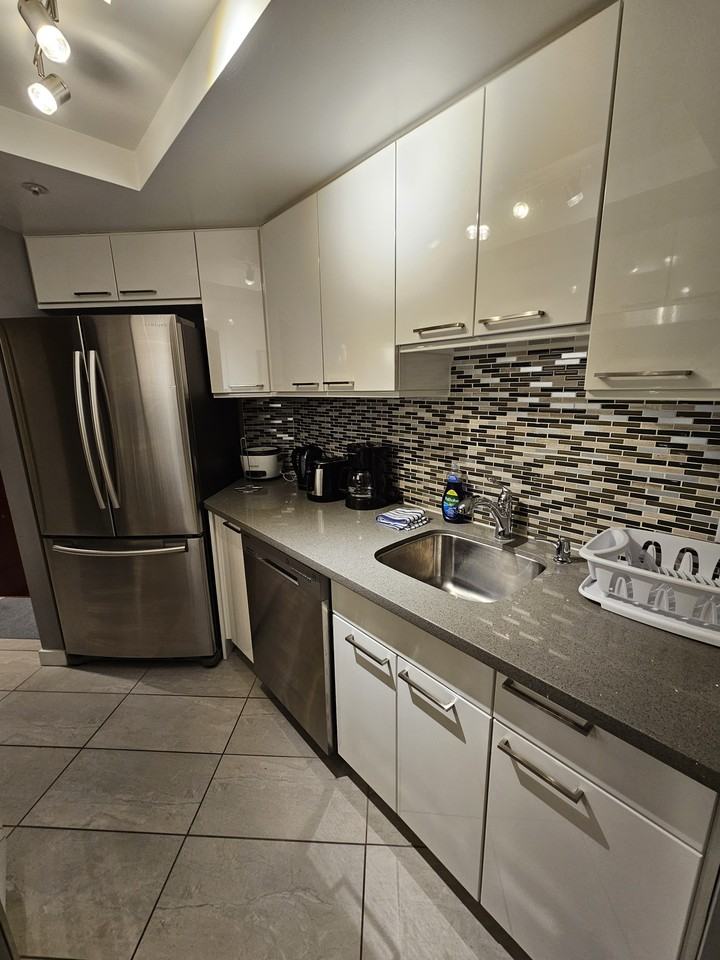1050 Burrard Street #1502 - Photo 3 of 10