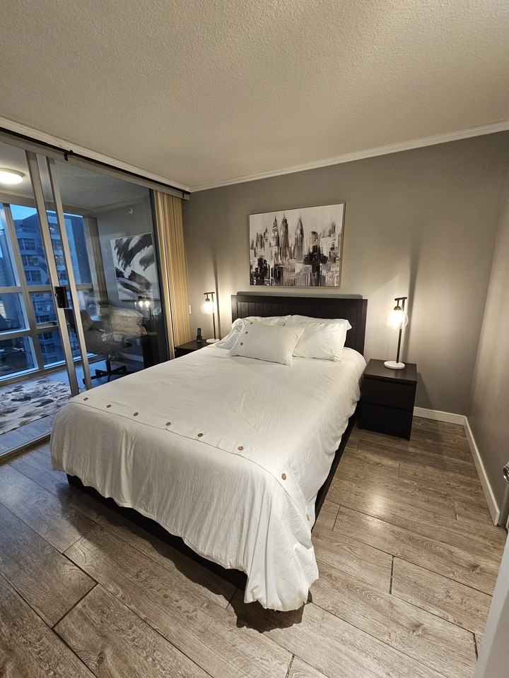 1050 Burrard Street #1502 - Photo 6 of 10