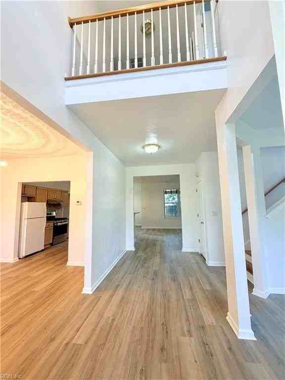 113 Presidential Blvd - Photo 3 of 50