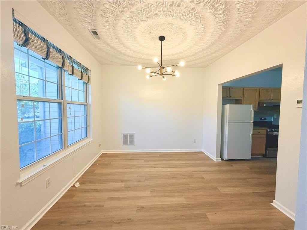 113 Presidential Blvd - Photo 4 of 50