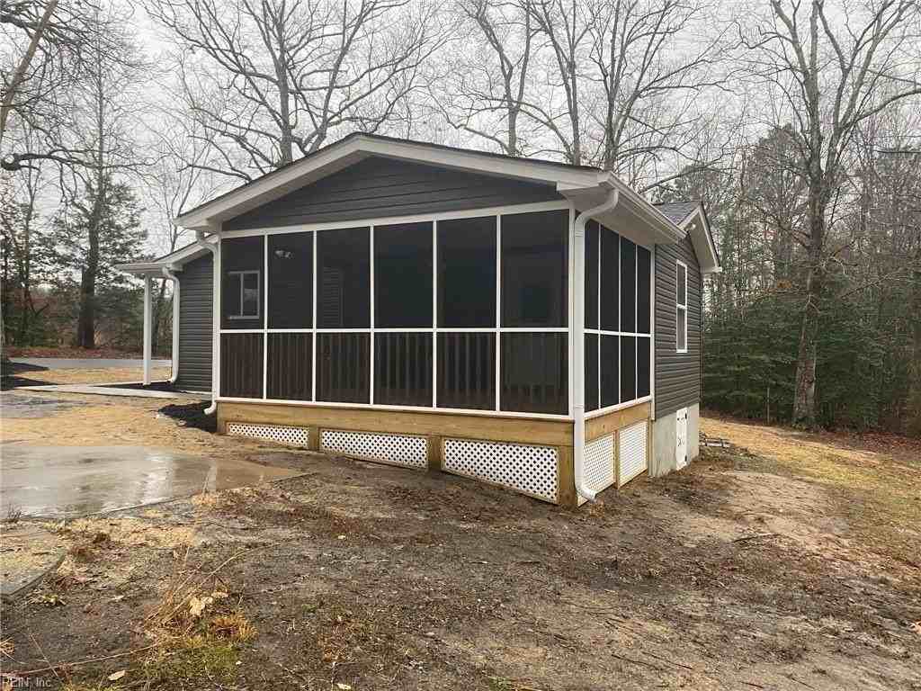 16916 Polish Town Rd - Photo 3 of 12