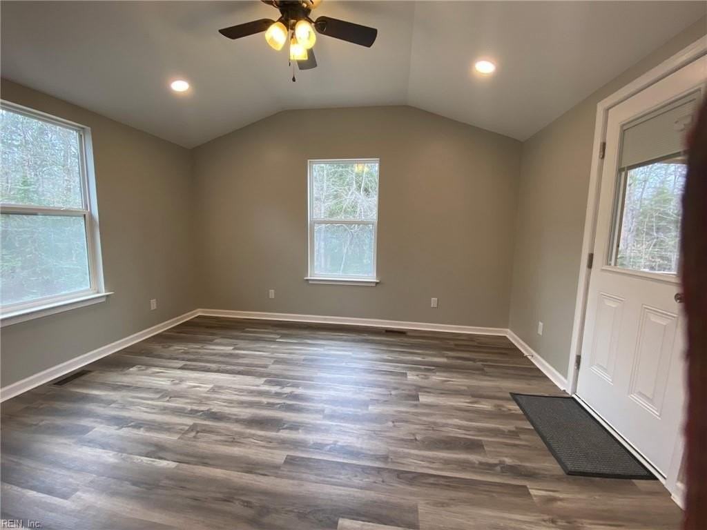 16916 Polish Town Rd - Photo 4 of 12