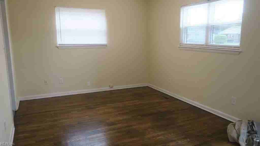 1519 Victoria Blvd - Photo 3 of 14