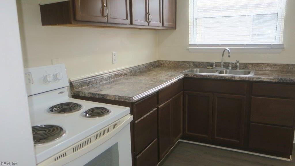 1519 Victoria Blvd - Photo 5 of 14