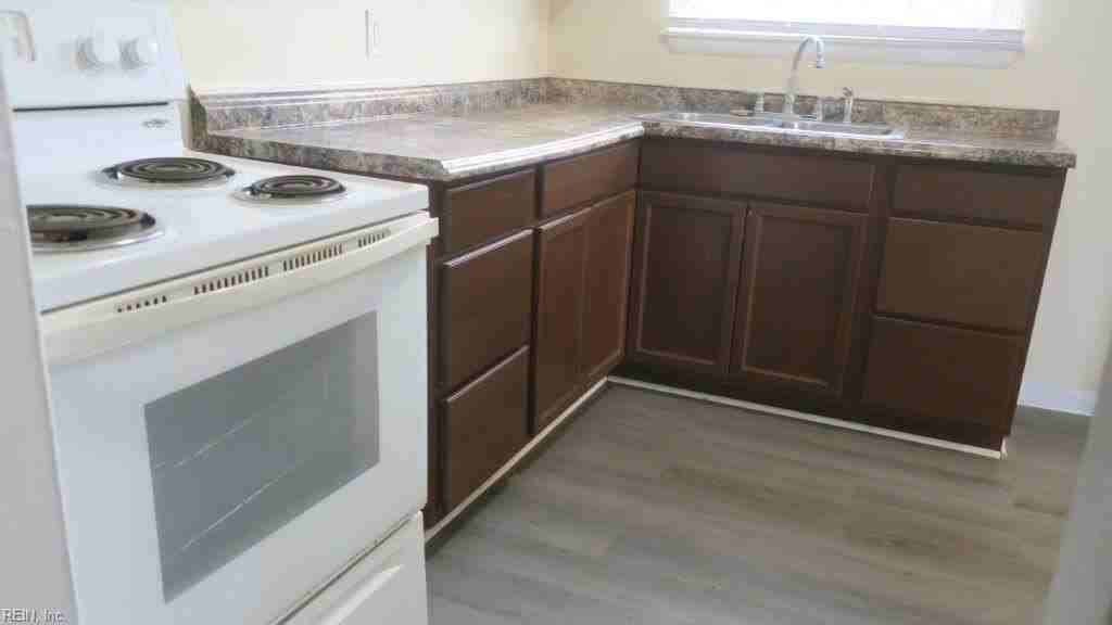 1519 Victoria Blvd - Photo 6 of 14
