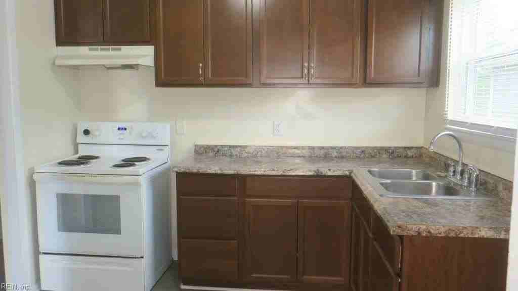 1519 Victoria Blvd - Photo 7 of 14