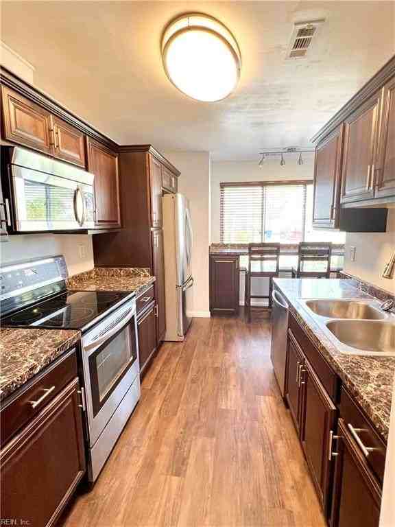 3905 Thalia Trace Ct - Photo 4 of 24