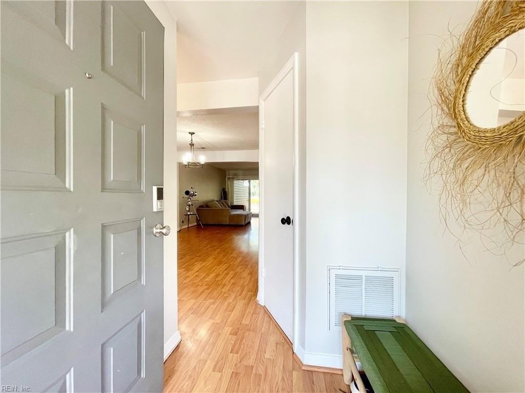 2934 Seashore Pt - Photo 4 of 35