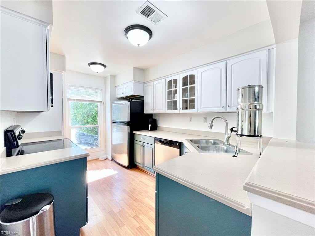 2934 Seashore Pt - Photo 5 of 35