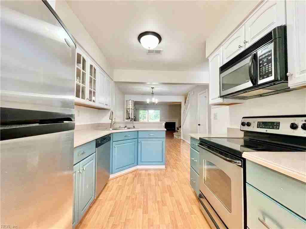 2934 Seashore Pt - Photo 6 of 35