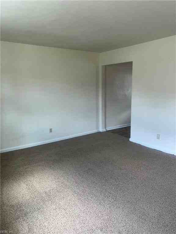 9240 Buckman Ave - Photo 3 of 12