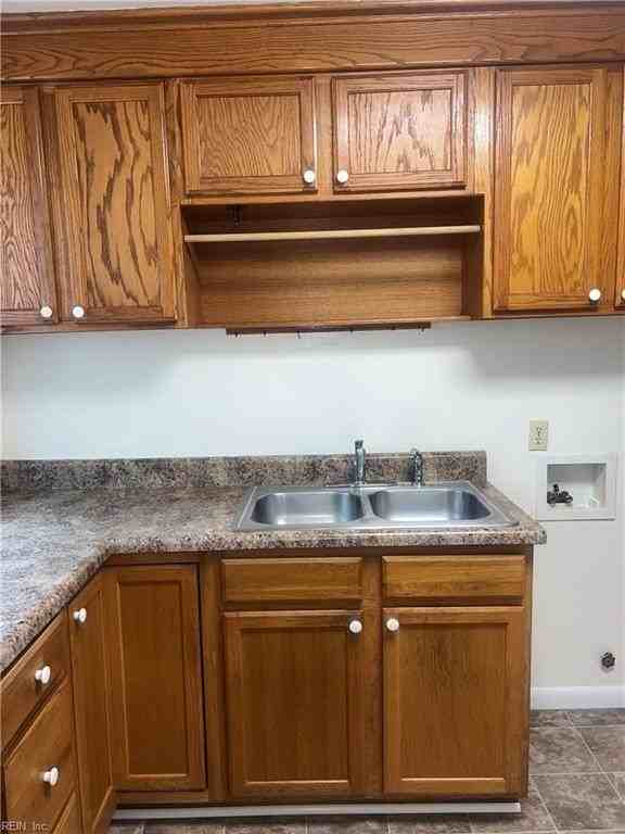 9240 Buckman Ave - Photo 7 of 12