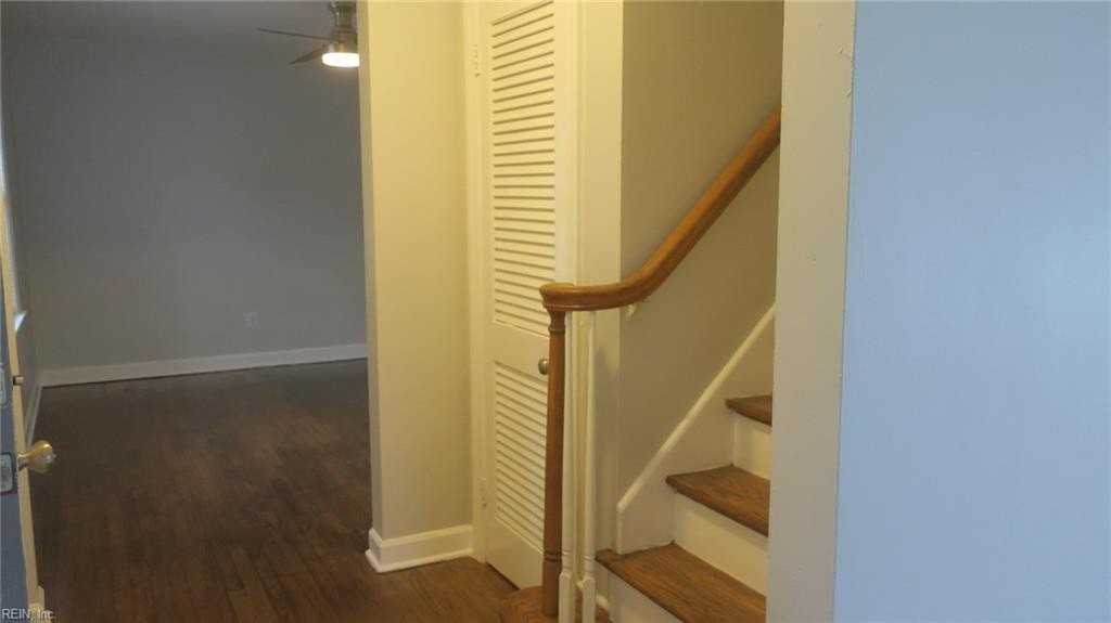 408 Pin Oak Rd - Photo 4 of 31