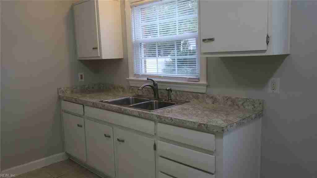 408 Pin Oak Rd - Photo 7 of 31