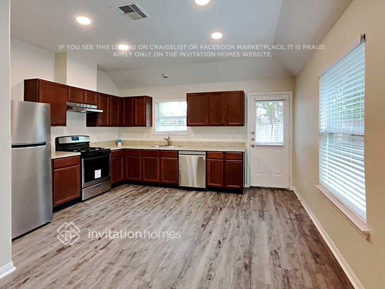 8574 Chaletford Dr - Photo 5 of 16