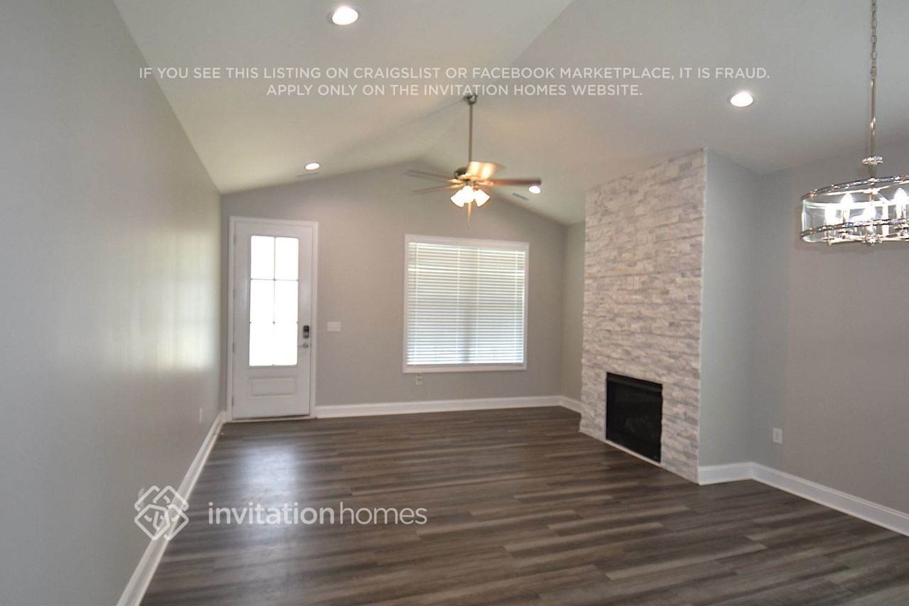 305 W Watson St - Photo 2 of 11