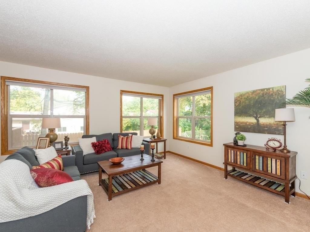 1027 6th Ave Ne - Photo 5 of 30