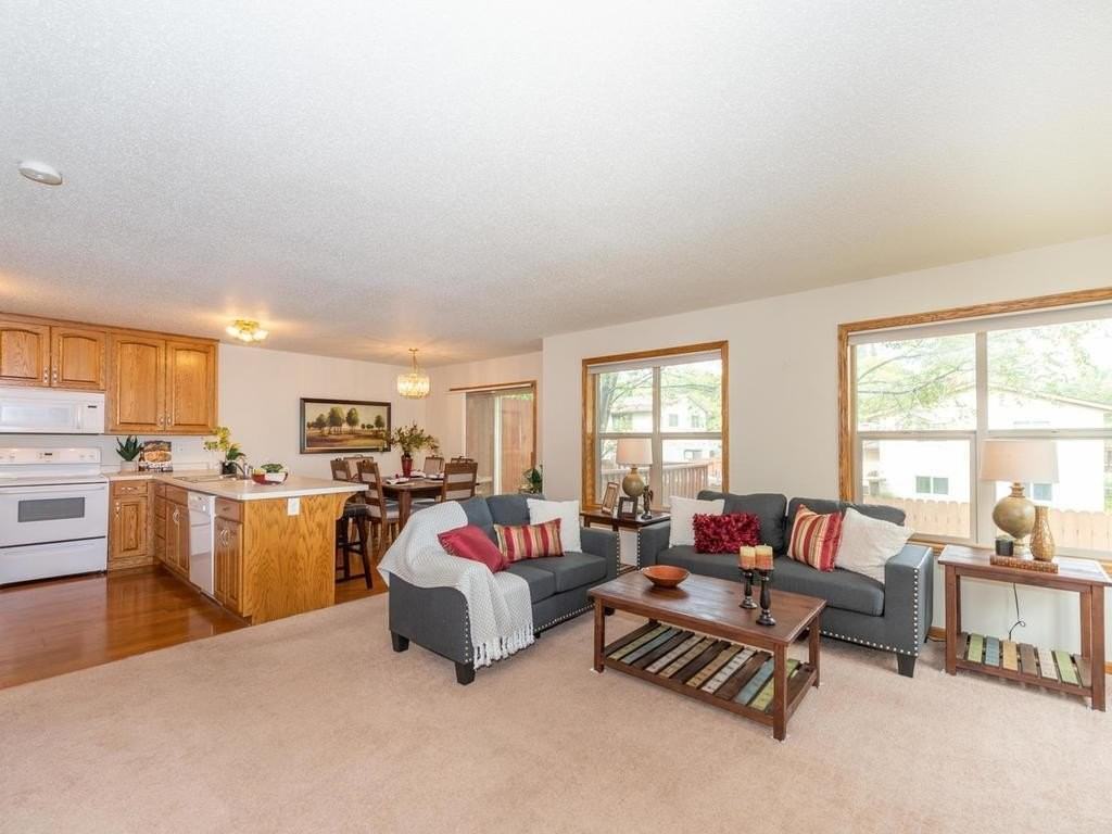 1027 6th Ave Ne - Photo 6 of 30