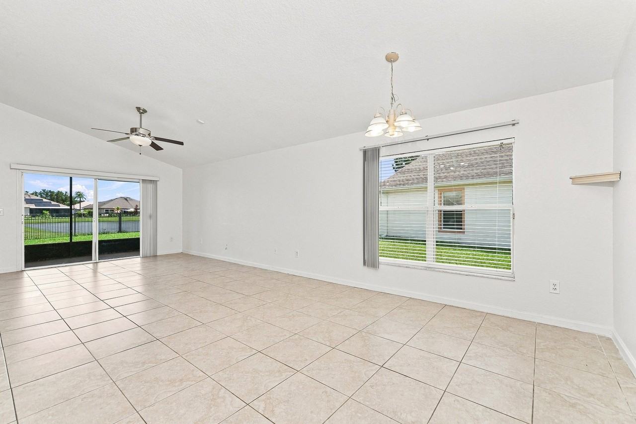 2821 Maguire Dr #1 - Photo 4 of 21