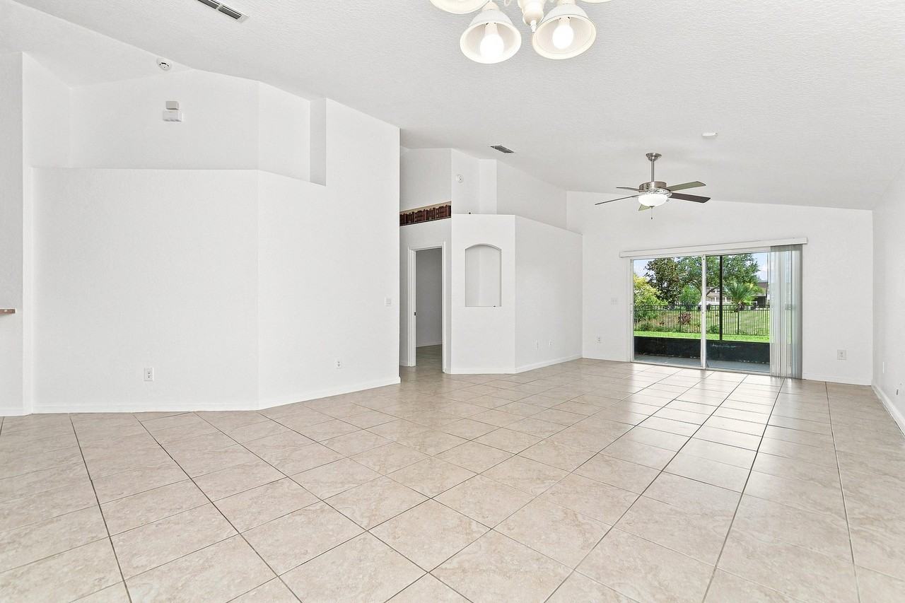 2821 Maguire Dr #1 - Photo 5 of 21