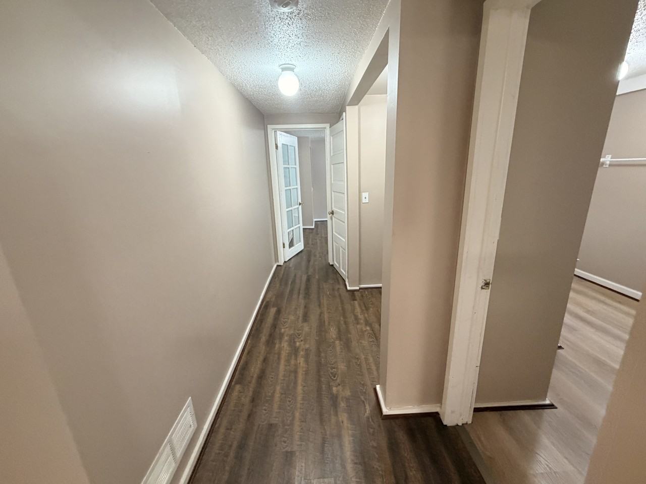 518 N Poplar St #1 - Photo 4 of 10