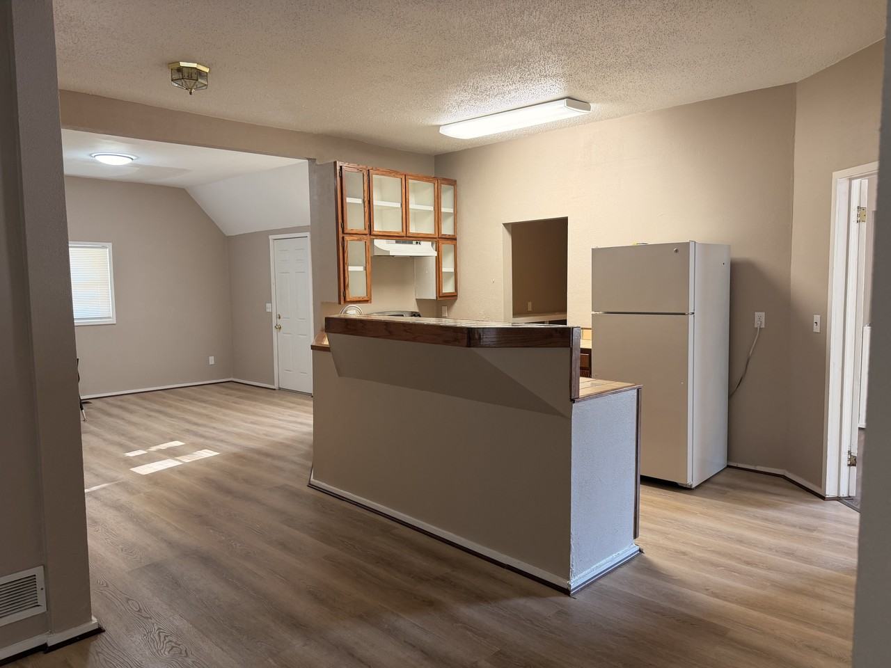 518 N Poplar St #1 - Photo 7 of 10